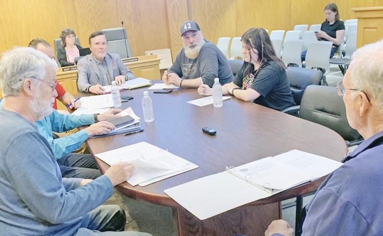 Last week's Dahlonega Planning Commission meeting turned into a round table talk as attendees discussed possible changes to City sign codes.