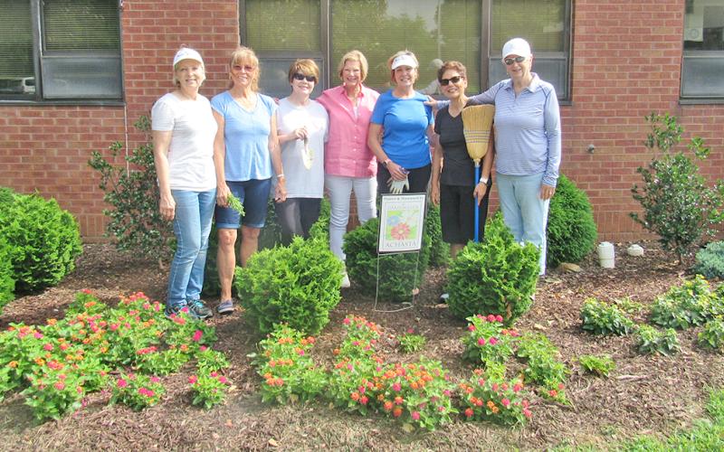 Pictured (left to right) Ann Moore, Deb Simmons, Sue Grove, Margo Engel, Annette Burnett, Mary Weinthaler and Mary Flowers.
