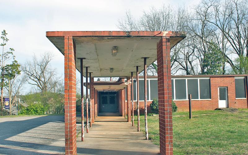 The City Council heard plans for a new development for the old city school yard property on North Park Street, including space for eight retail spots and two large restaurants, on the bottom floor and several residential spaces on the second, and potentially third floor.