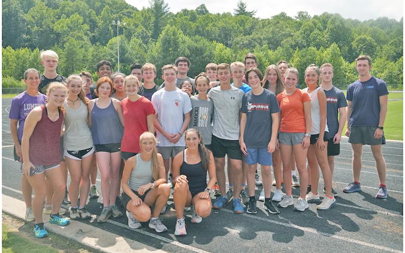 The LCHS Cross Country team is ready to make a postseason run behind its senior leadership and a strong incoming freshmen class. With both teams narrowly missing out on qualifying for the state meet last season, the group is more hungry than ever to find success.