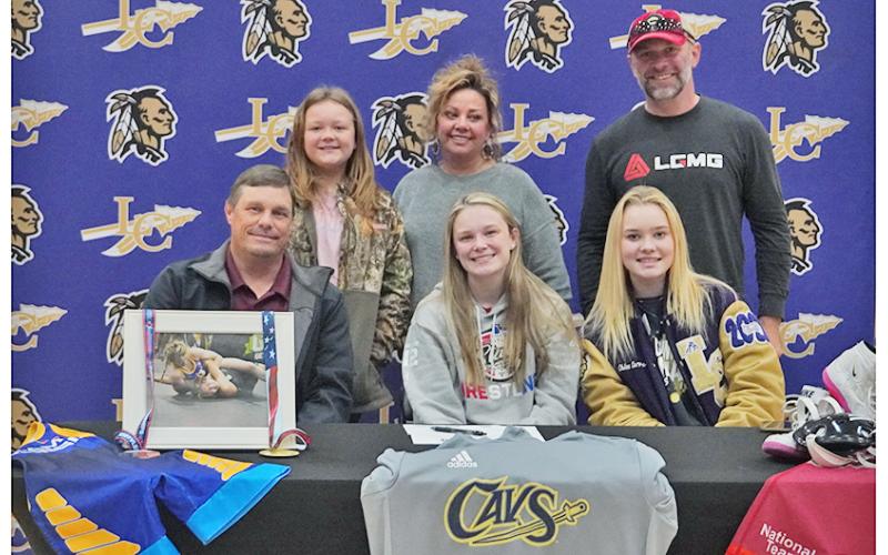 Recent Lumpkin graduate Chloe Carver signed with Montreat College to be a part of the school’s first ever women’s wrestling team. Carver was a mainstay with Lumpkin for three years, wrestling against both boys and girls, helping to build the girls wrestling program at Lumpkin. Now she looks to do the same as a part of Montreat’s first recruiting class of women wrestlers.