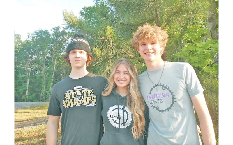 Seniors Devin White, Shiloh Claussen and Asher Boegner had a great season for the Lumpkin team.