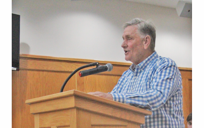 Smith Douglas representative Mike Beatty presents his proposal during last week's joint meeting at City Hall.