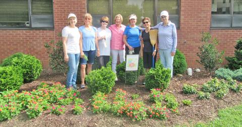 Pictured (left to right) Ann Moore, Deb Simmons, Sue Grove, Margo Engel, Annette Burnett, Mary Weinthaler and Mary Flowers.