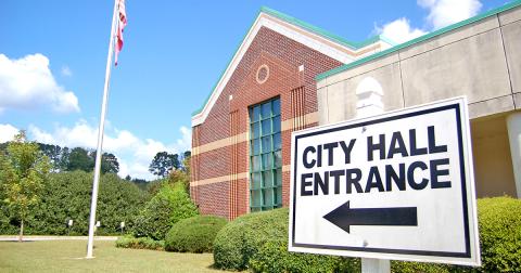 Candidates face off for city council