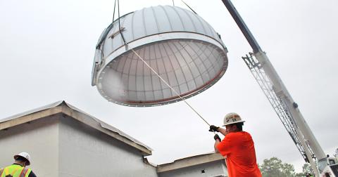 Rising the Roof at new UNG observatory
