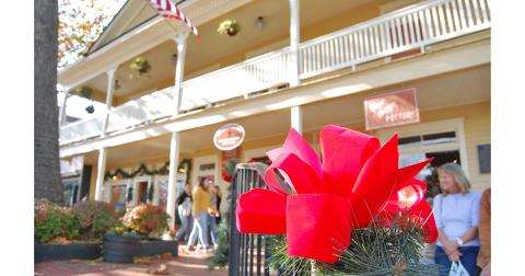Dahlonega's public square was still a popular destination for holiday shoppers despite the ongoing pandemic.