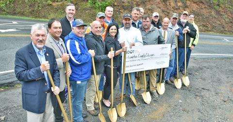 Last week City of Dahlonega, Lumpkin County, State and DOT officials gathered to celebrate the groundbreaking of the new roundabout planned for the intersection of Highway 19 business and Oak Grove Road.