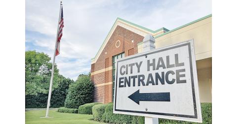 Applicants are being discussed for the purpose of filling the vacant Post 5, which is open after JoAnne Taylor left it in August to run for mayor.