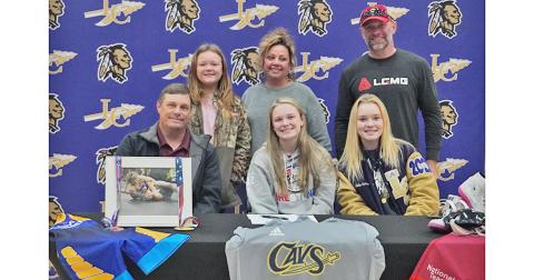 Recent Lumpkin graduate Chloe Carver signed with Montreat College to be a part of the school’s first ever women’s wrestling team. Carver was a mainstay with Lumpkin for three years, wrestling against both boys and girls, helping to build the girls wrestling program at Lumpkin. Now she looks to do the same as a part of Montreat’s first recruiting class of women wrestlers.
