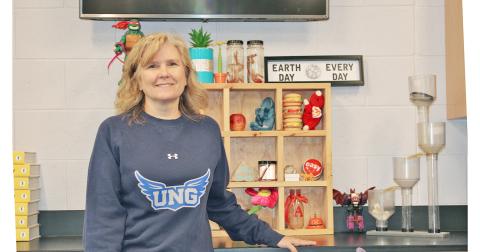 Dr. Cas Alldred achieved remarkable results with her freshman AP Environmental Science class last year.