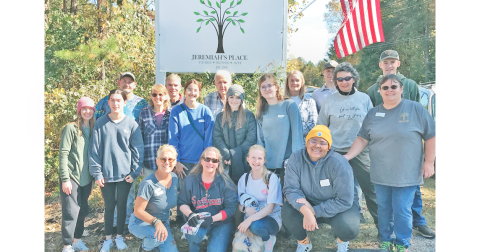 Jeremiah’s Place members and volunteers gathered for a volunteer day event.