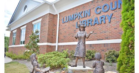 Sculptures promoting children’s literacy decorate the entrance to the Lumpkin County Library. Lumpkin Literacy plans to host a “Family Read In” event at the library on March 7, 2024.