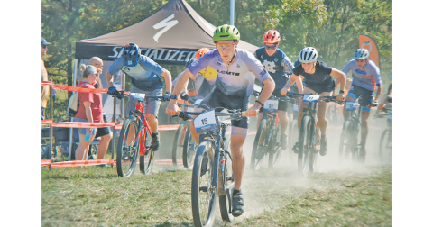 Mathieu Weber works his way through the traffic during the State Championship race.