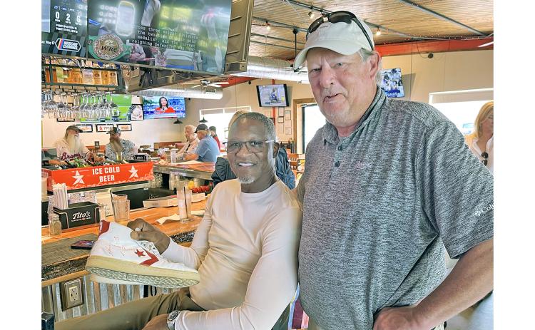 Fantasy Sports expert Steve Alexander catches up with NBA legend Dominique Wilkins as he dines at Dahlonega’s 7Pie Pizzeria.