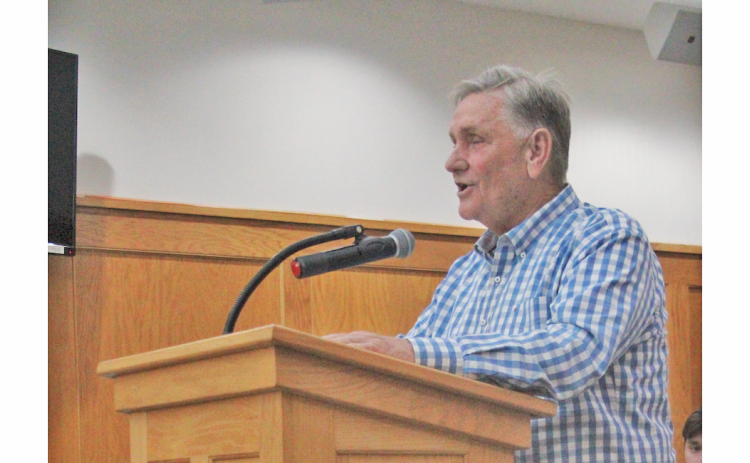 Smith Douglas representative Mike Beatty presents his proposal during last week's joint meeting at City Hall.